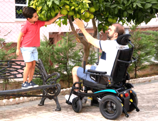 Le fauteuil Morgan Sling en utilisation