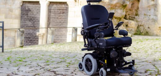 Fauteuil roulant électrique.