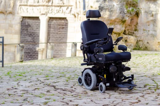 Fauteuil roulant électrique.